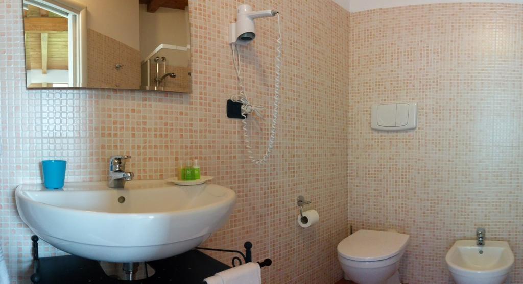 Agriturismo Cascina Mora Pavia Bilik gambar