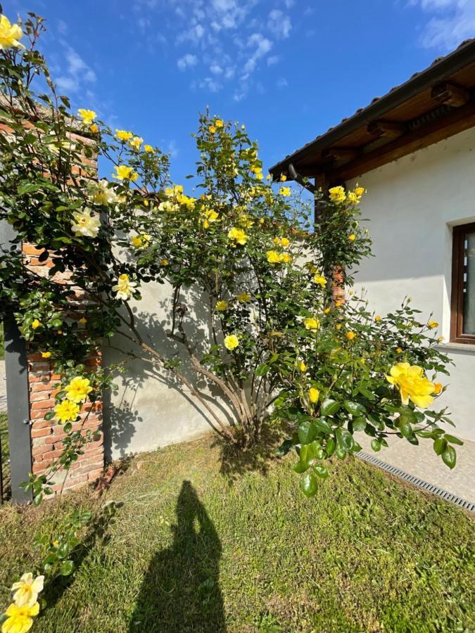 Agriturismo Cascina Mora Pavia Luaran gambar