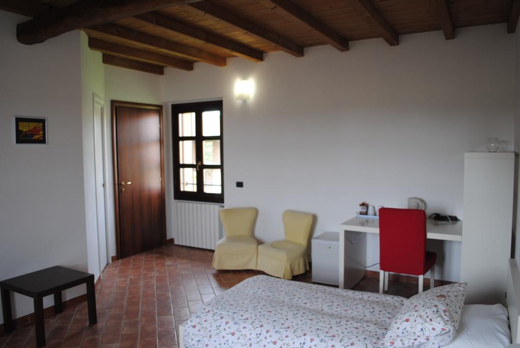 Agriturismo Cascina Mora Pavia Luaran gambar